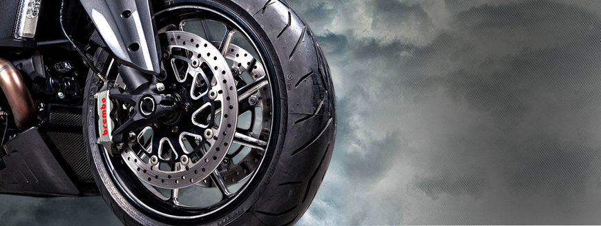 EL TOP 5 DE LAS MOTOS DE SERIE MÁS POTENTES DEL MUNDO EQUIPADAS DE SERIE CON SISTEMA DE FRENOS BREMBO